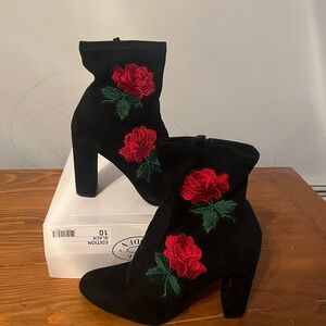 Steve Madden Rose pattern ankle boots
